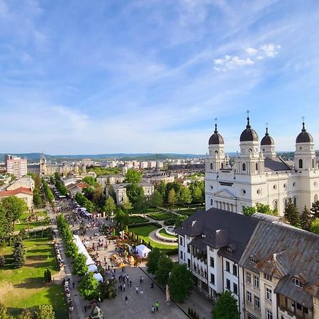 Panoramic Penthouse In The Heart Of Iasi Apartment Exterior photo